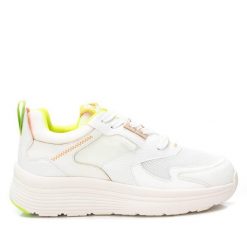 Buty sportowe Refresh 171840 Białe. Białe buty treningowe Refresh, bez wzorów, ze skóry, bez zapięcia, trekkingowe. Za 228.05 zł.