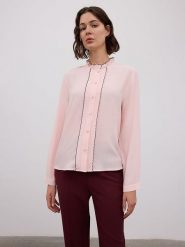 BGN Bluzka w kolorze jasnoróżowym rozmiar: 38. Różowe bluzki BGN, bez wzorów, z wiskozy, bez kołnierzyka, bez ramiączek. Za 126.75 zł.