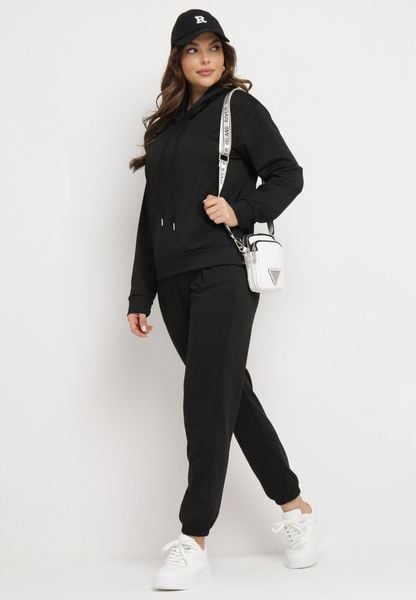 Czarny Komplet Dresowy Bluza Kangurka z Kapturem i Spodnie Joggery Triasa. Czarne bluzy Born2be, m, bez wzorów, z dresówki, klasyczne, bez ramiączek, z kapturem. Za 79.99 zł.