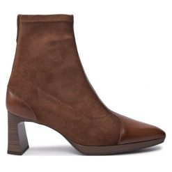 Botki Hispanitas. Brązowe botki Hispanitas, bez wzorów, bez obcasa, na słupku, bez zapięcia. Za 629.99 zł.