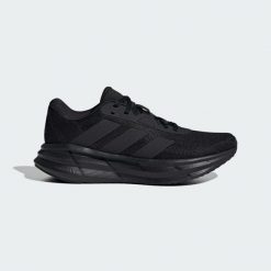 Buty Galaxy 7 Running. Czarne buty do biegania adidas, bez wzorów, z materiału, bez zapięcia, do biegania. Za 239.00 zł.