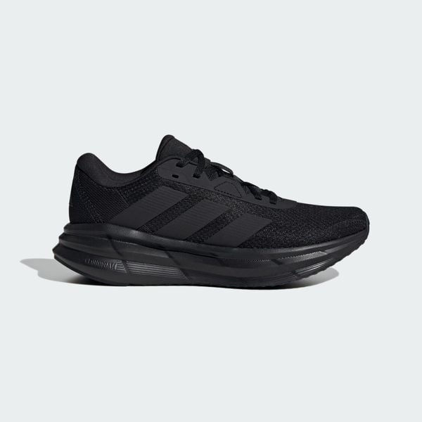 Buty Galaxy 7 Running. Białe buty do biegania adidas, bez wzorów, z materiału, bez zapięcia, do biegania. Za 195.99 zł.