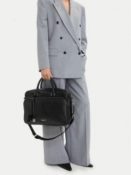 Nine West Torba na laptopa EO-LUXE SOCIETY-LA374-4792 Czarny. Czarne torebki klasyczne Nine West, bez wzorów, ze skóry, bez dodatków. Za 299.99 zł.