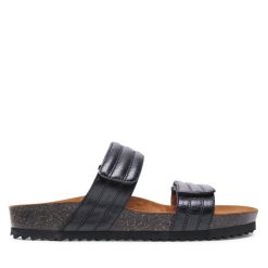 Klapki Caprice. Czarne klapki Caprice, bez wzorów, bez obcasa, bez zapięcia. Za 179.99 zł.
