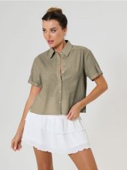 Bawełniana koszula z krótkim rękawem - zielony. Zielone koszule Sinsay, l, bez wzorów, z bawełny, bez kołnierzyka, bez ramiączek. Za 39.99 zł.