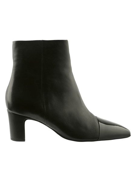 Högl Skórzane botki w kolorze czarnym rozmiar: 40. Czarne botki Högl, bez wzorów, eleganckie, bez obcasa, bez zapięcia. Za 398.77 zł.