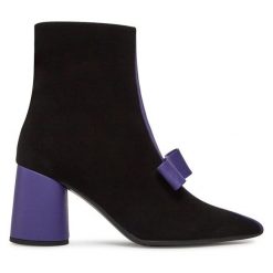 Botki Baldowski. Czarne botki Baldowski, bez wzorów, bez obcasa, na słupku, bez zapięcia. Za 599.99 zł.