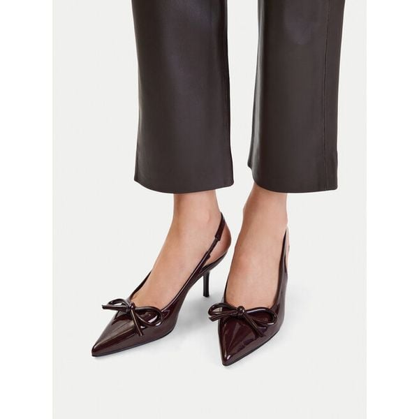 Szpilki JENNY. Brązowe szpilki Jenny, bez wzorów, bez obcasa, na szpilce, bez zapięcia. Za 129.99 zł.