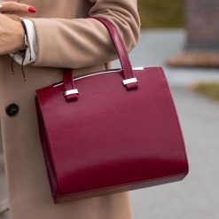 Torebka damska skórzana bordowa DAN-A T308. Czerwone torebki klasyczne DAN-A, bez wzorów, ze skóry, eleganckie, bez dodatków. Za 279.99 zł.