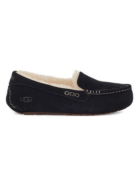 UGG Mokasyny "Ansley" w kolorze czarnym ze skóry jagnięcej rozmiar: 38. Czarne mokasyny UGG, bez wzorów, ze skóry. Za 484.31 zł.