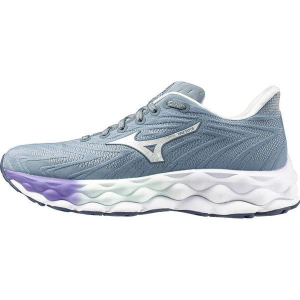 Damskie buty do biegania Mizuno Wave Sky. Białe buty do biegania Mizuno, bez wzorów, z materiału, bez zapięcia, do biegania, mizuno wave. Za 599.99 zł.
