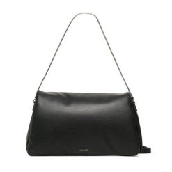 Torebka Calvin Klein. Czarne torebki klasyczne Calvin Klein, bez wzorów, klasyczne, bez dodatków. Za 849.99 zł.