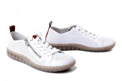 RIEKER N2405-80 white, półbuty damskie. Białe półbuty wsuwane Rieker, na lato, w ażurowe wzory, bez obcasa. Za 303.32 zł.