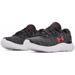 Buty sportowe dla kobiet Under Armour Mojo. Czarne buty sportowe lifestyle Under Armour, bez wzorów, bez zapięcia, trekkingowe. Za 169.99 zł.
