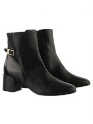 Högl Skórzane botki "Ella" w kolorze czarnym rozmiar: 39. Czarne botki Högl, bez wzorów, eleganckie, bez obcasa, bez zapięcia. Za 364.95 zł.