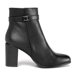 Czarne botki eleganckie Sergio Leone. Czarne botki bez wzorów, eleganckie, bez obcasa, bez zapięcia. Za 227.37 zł.