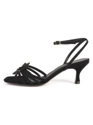 Loft37 Skórzane sandały w kolorze czarnym rozmiar: 36. Czarne sandały loft37, bez wzorów, z otwartym noskiem, bez obcasa, na koturnie, bez zapięcia. Za 434.99 zł.