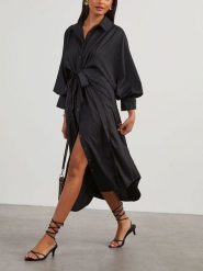 Milan Kiss Sukienka w kolorze czarnym rozmiar: M. Czarne sukienki Milan Kiss, m, bez wzorów, z bawełny, bez kołnierzyka, bez ramiączek, midi. Za 173.99 zł.