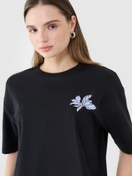 4F T-shirt oversize z nadrukiem damski - czarny M. Czarne t-shirty 4f, m, bez wzorów, z bawełny, klasyczne, bez kołnierzyka, bez ramiączek. W wyprzedaży za 39.99 zł.