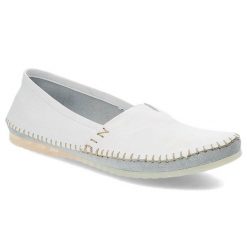 Białe Półbuty Armodo Skórzane Wygodne Buty. Białe półbuty wsuwane Armodo, na wiosnę, bez wzorów, ze skóry, bez obcasa. Za 209.00 zł.