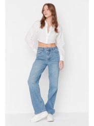 Trendyol Dżinsy - Comfort fit - w kolorze błękitnym rozmiar: 36. Niebieskie jeansy Trendyol, bez wzorów, klasyczne. Za 105.88 zł.