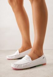Białe Ażurowe Mokasyny ze Skórzaną Wkładką Ozdobione Przeszyciami Sylilise. Białe mokasyny Born2be, w ażurowe wzory, z jeansu. Za 99.99 zł.