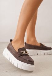 Brązowe Skórzane Mokasyny na Grubej Podeszwie Zdobione Perforacją i Łańcuszkiem Ariuk. Brązowe mokasyny Born2be, z aplikacjami, z dzianiny. Za 169.99 zł.