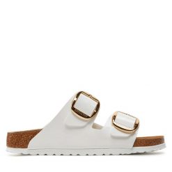 Klapki Birkenstock. Białe klapki Birkenstock, bez wzorów, bez obcasa, bez zapięcia. Za 399.99 zł.