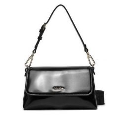 Torebka Calvin Klein. Czarne torebki klasyczne Calvin Klein, bez wzorów, klasyczne, bez dodatków. Za 259.99 zł.