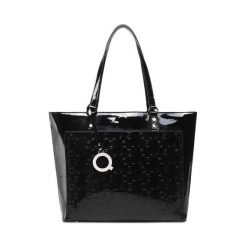 Torebka QUAZI. Czarne torebki klasyczne QUAZI, bez wzorów, klasyczne, bez dodatków. Za 179.96 zł.