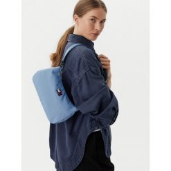 Torebka Tommy Jeans. Niebieskie torebki klasyczne Tommy Jeans, bez wzorów, z jeansu, klasyczne, bez dodatków. Za 249.99 zł.