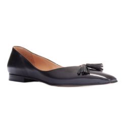 Marco Shoes Subtelne baleriny z frędzlami czarne. Czarne baleriny bez wzorów, bez obcasa, bez zapięcia. W wyprzedaży za 312.91 zł.