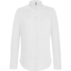 Koszula damska z kołnierzykiem mao Kariban. Białe koszule KARIBAN, bez wzorów, bez kołnierzyka, bez ramiączek. Za 131.50 zł.