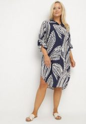Granatowa Sukienka Koszulowa z Wiskozą o Pudełkowym Kroju Redenira. Niebieskie sukienki Born2be, na co dzień, l, bez wzorów, z jeansu, klasyczne, bez kołnierzyka, plus size, bez ramiączek, midi, kopertowe. Za 119.99 zł.