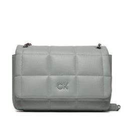 Torebka Calvin Klein. Szare torebki klasyczne Calvin Klein, bez wzorów, klasyczne, bez dodatków. Za 449.99 zł.