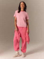 4F T-shirt regular damski - różowy XS. Czerwone t-shirty 4f, xs, bez wzorów, z materiału, eleganckie, bez kołnierzyka, bez ramiączek. Za 69.99 zł.