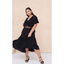 Sukienka Elgona Plus Size Czarny. Czarne sukienki blue shadow, na plażę, plus size, bez wzorów, z koronki, bez kołnierzyka, plus size, bez ramiączek, maxi, dopasowane. Za 349.90 zł.