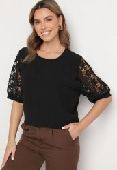 Czarna Bluzka z Koronkowymi Rękawami Jenavessa. Czarne bluzki Born2be, xl, z aplikacjami, z jeansu, biznesowe, bez kołnierzyka, bez ramiączek. Za 79.99 zł.