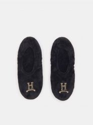 Kapcie Harry Potter - czarny. Czarne kapcie Sinsay, bez wzorów. Za 29.99 zł.