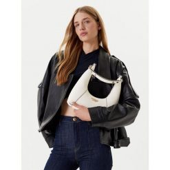 Torebka Guess. Białe torebki klasyczne Guess, z aplikacjami, klasyczne, bez dodatków. Za 274.99 zł.