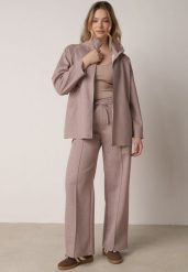 Beżowy Dzianinowy Komplet Dresowy z Wiskozą Bluza ze Stójką i Spodnie Nevenira. Brązowe bluzy Born2be, bez wzorów, z dresówki, sportowe, bez ramiączek, bez kaptura. Za 169.99 zł.