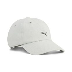 Czapka typu dad WARDROBE ESS Metal PUMA. Zielone czapki z daszkiem Puma, na jesień, bez wzorów, z bawełny, retro. Za 109.00 zł.