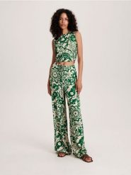 Bluzka z odkrytymi plecami - wielobarwny. Bluzki Reserved, l, bez wzorów, z wiskozy, bez kołnierzyka, bez ramiączek. W wyprzedaży za 39.99 zł.