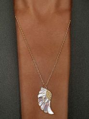 DI GIORGIO Pozłacany naszyjnik z elementem ozdobnym - dł. 55 cm rozmiar: onesize. Białe naszyjniki DI GIORGIO, z materiału, z perłą, pozłacane. Za 429.95 zł.