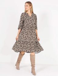 Wzorzysta sukienka. Sukienki Unisono, s, bez wzorów, z tkaniny, bez kołnierzyka, bez ramiączek, rozkloszowane. Za 179.00 zł.