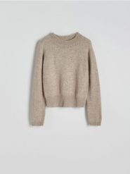 Sweter z ozdobną aplikacją - beżowy. Brązowe swetry Reserved, l, z aplikacjami, z dzianiny, bez ramiączek. W wyprzedaży za 79.99 zł.
