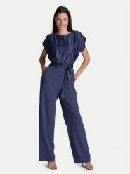 Swing Kombinezon 3AD00400 Niebieski Relaxed Fit. Niebieskie sukienki Swing, bez wzorów, z syntetyku, bez kołnierzyka, bez ramiączek. Za 759.99 zł.