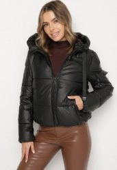 Czarna Pikowana Kurtka Puffer z Kapturem i Ozdobnymi Taśmami Relania. Czarne kurtki Born2be, xl, bez wzorów, z dzianiny, z kapturem. Za 169.99 zł.