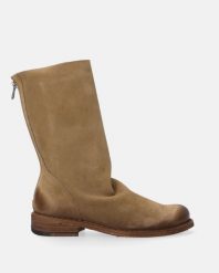 Brązowe botki z zamszu M025SUTAOBB012. Brązowe botki Venezia, bez wzorów, ze skóry, bez obcasa, bez zapięcia. Za 699.00 zł.
