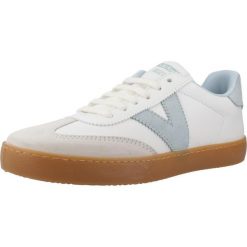 Buty VICTORIA 1126206V Biały. Białe trekkingi VICTORIA, bez wzorów, z tkaniny, bez zapięcia, trekkingowe. Za 315.99 zł.